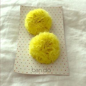 Ban.do shoe/hair Pom Pom clips